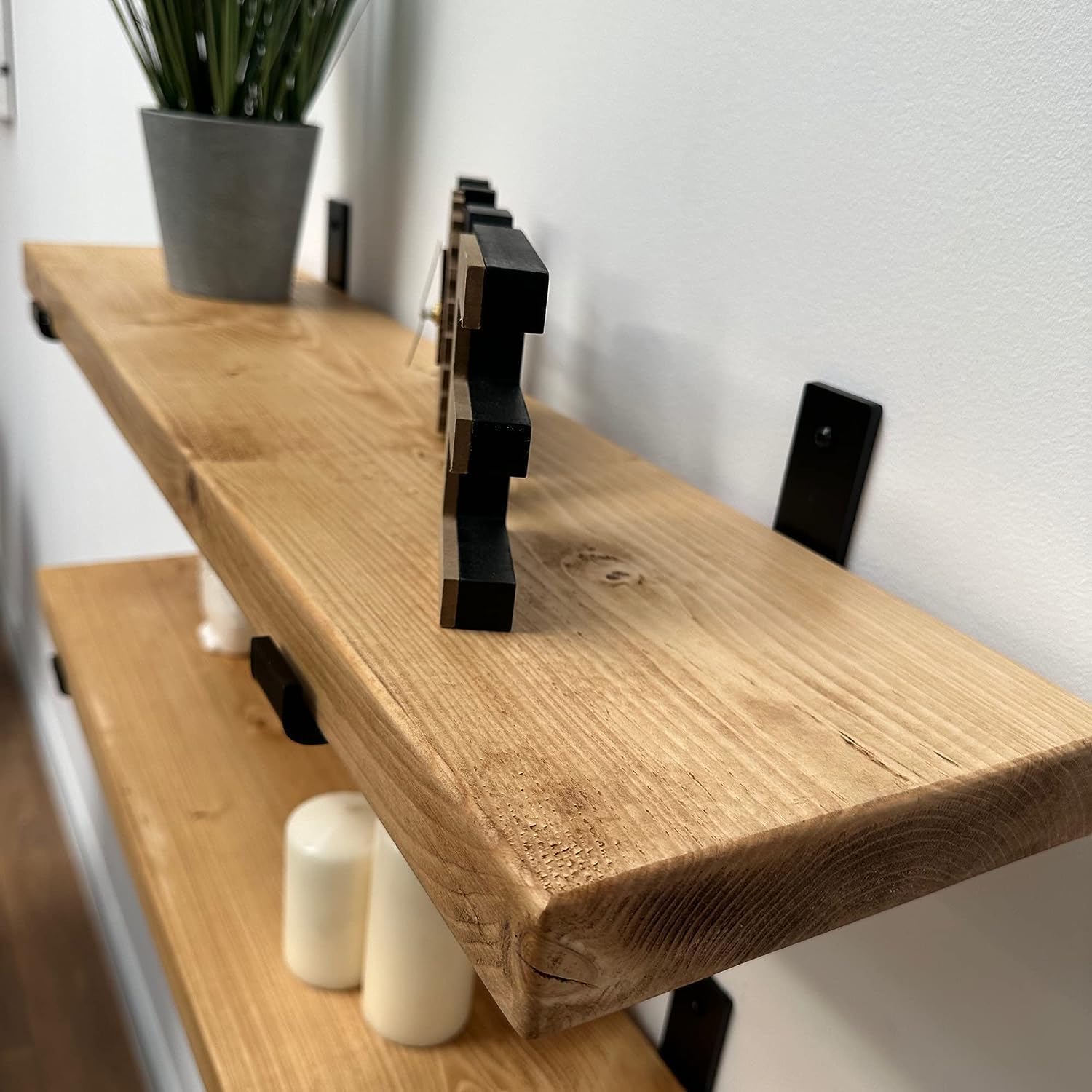 Wooden Shelves Wall-Mounted Floating Shelves with Seated Black L Brackets,